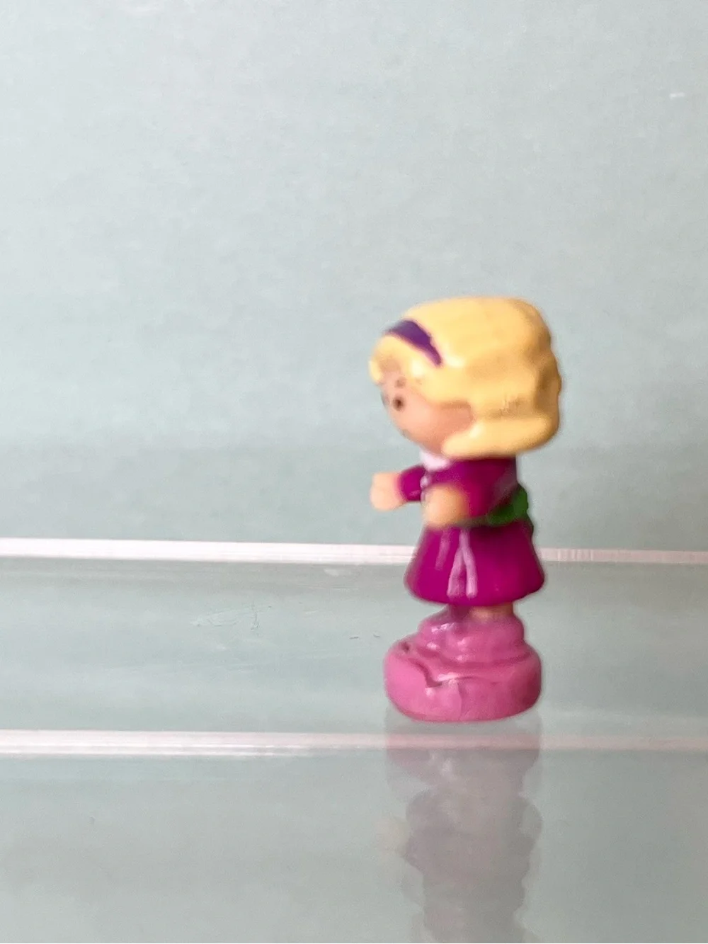 Vintage Polly Pocket 1996 Magical Movin’ Pollyville, magnetic Polly